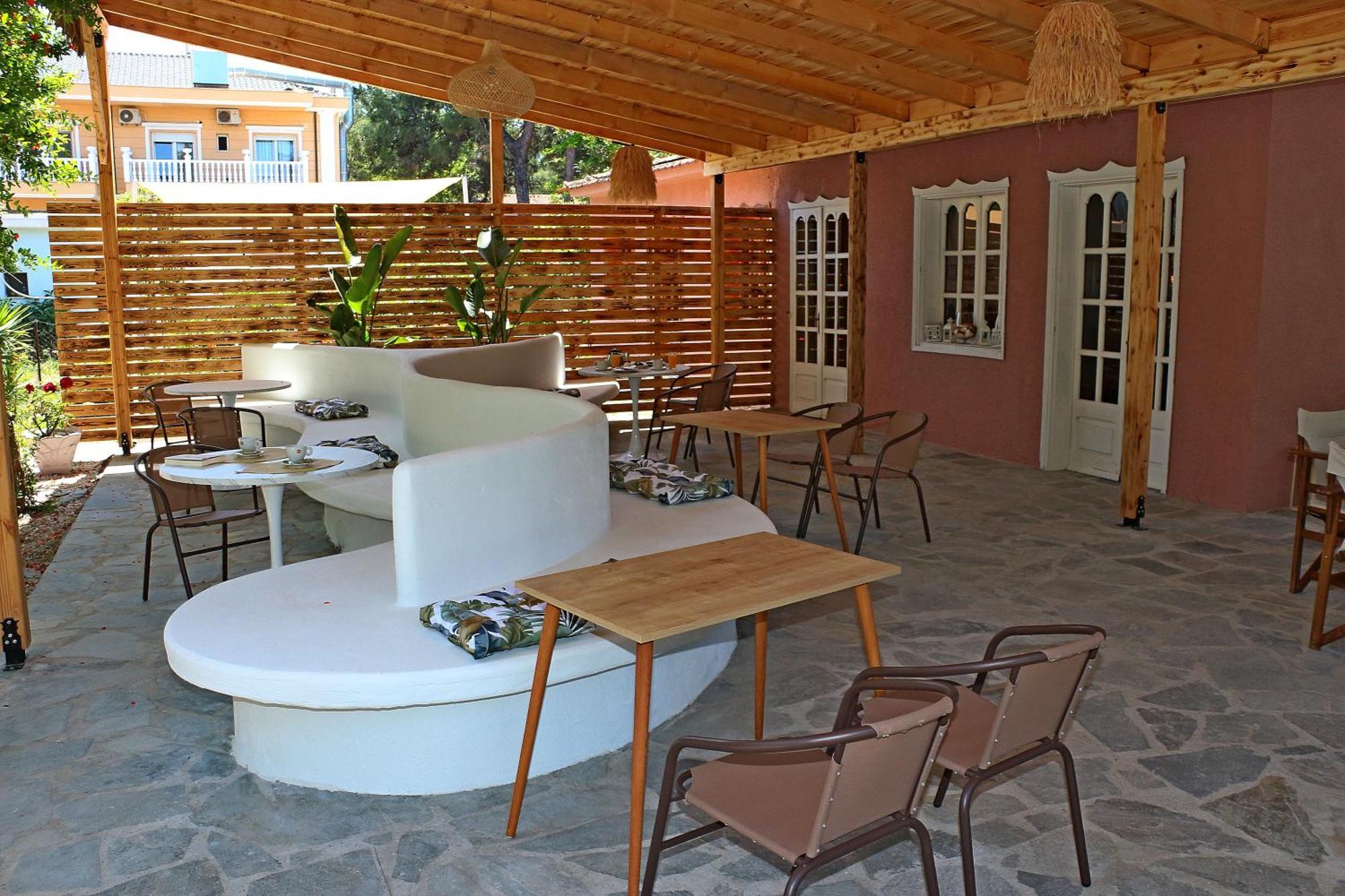 Kristal Hotel Prínos Exterior foto